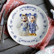 Load image into Gallery viewer, Celebrate Love with Personalized Charm - Cute Cartoon Couple Round Plate Ceramic Round Plate PopCulturePrints
