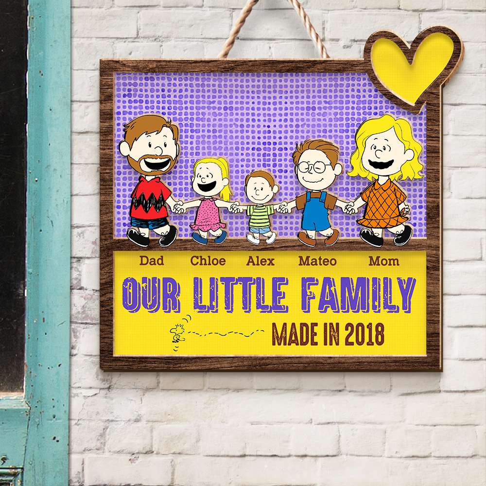 Personalized Family Cartoon Wood Sign - Custom Names & Year