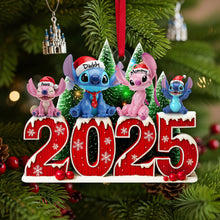 Load image into Gallery viewer, Adorable Alien Family Ornament - A Heartwarming Personalized Christmas Gift for Families Ornament PopCulturePrints
