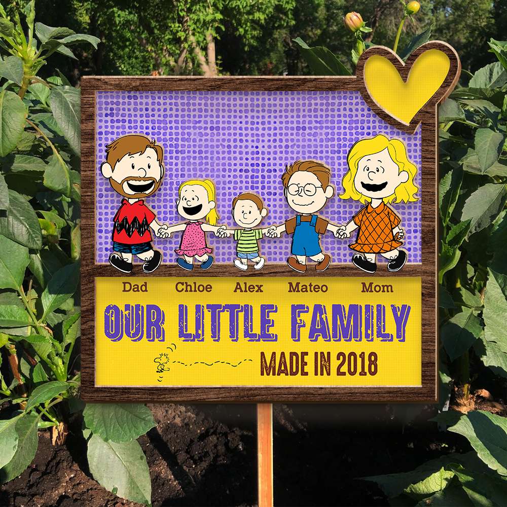 Personalized Family Cartoon Wood Sign - Custom Names & Year