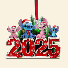 Load image into Gallery viewer, Adorable Alien Family Ornament - A Heartwarming Personalized Christmas Gift for Families Ornament PopCulturePrints
