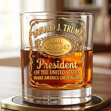 Load image into Gallery viewer, Personalized Vintage Style Round Glass - A Timeless Patriotic Keepsake for History Lovers
