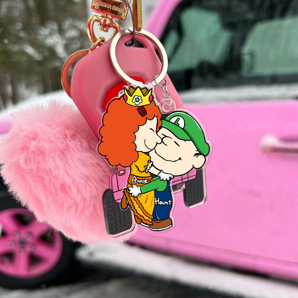 Personalized Keychain for Couples - Hugging in Love Keychains PopCulturePrints