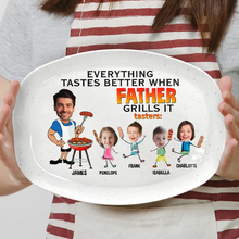Load image into Gallery viewer, Everything Tastes Better When Daddy Grills It - Personalized Plate Plate PopCulturePrints
